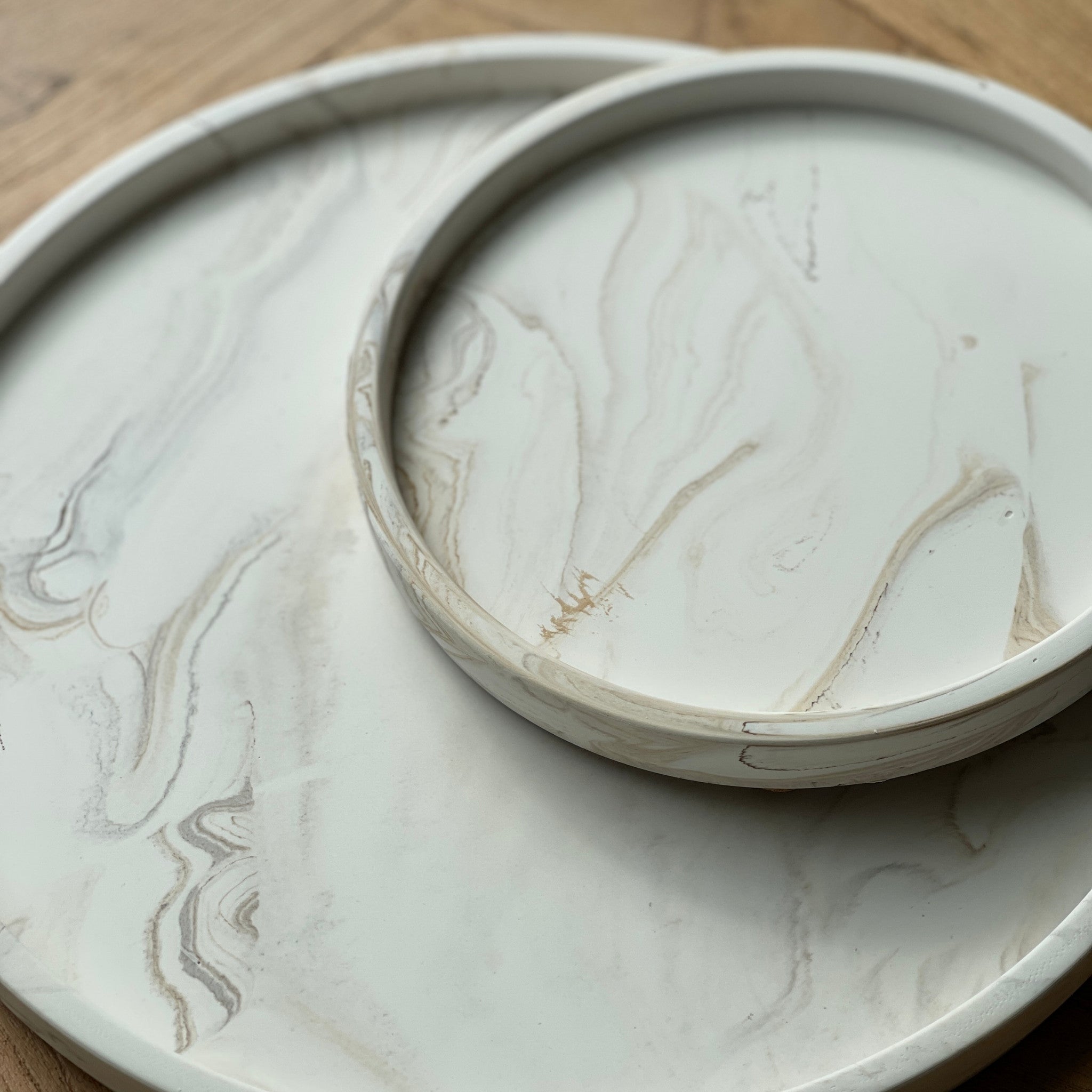 Plateaux rond en jesmonite marbré beige 
