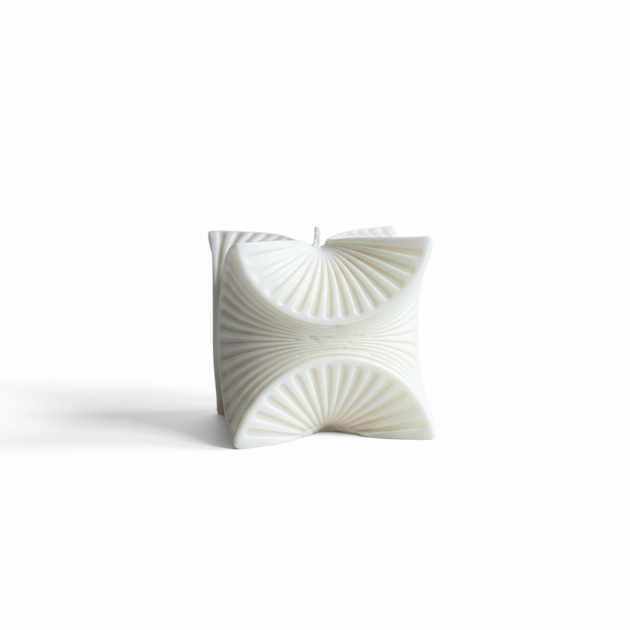 Agnès - bougie sculpturale design éventail en cire de colza