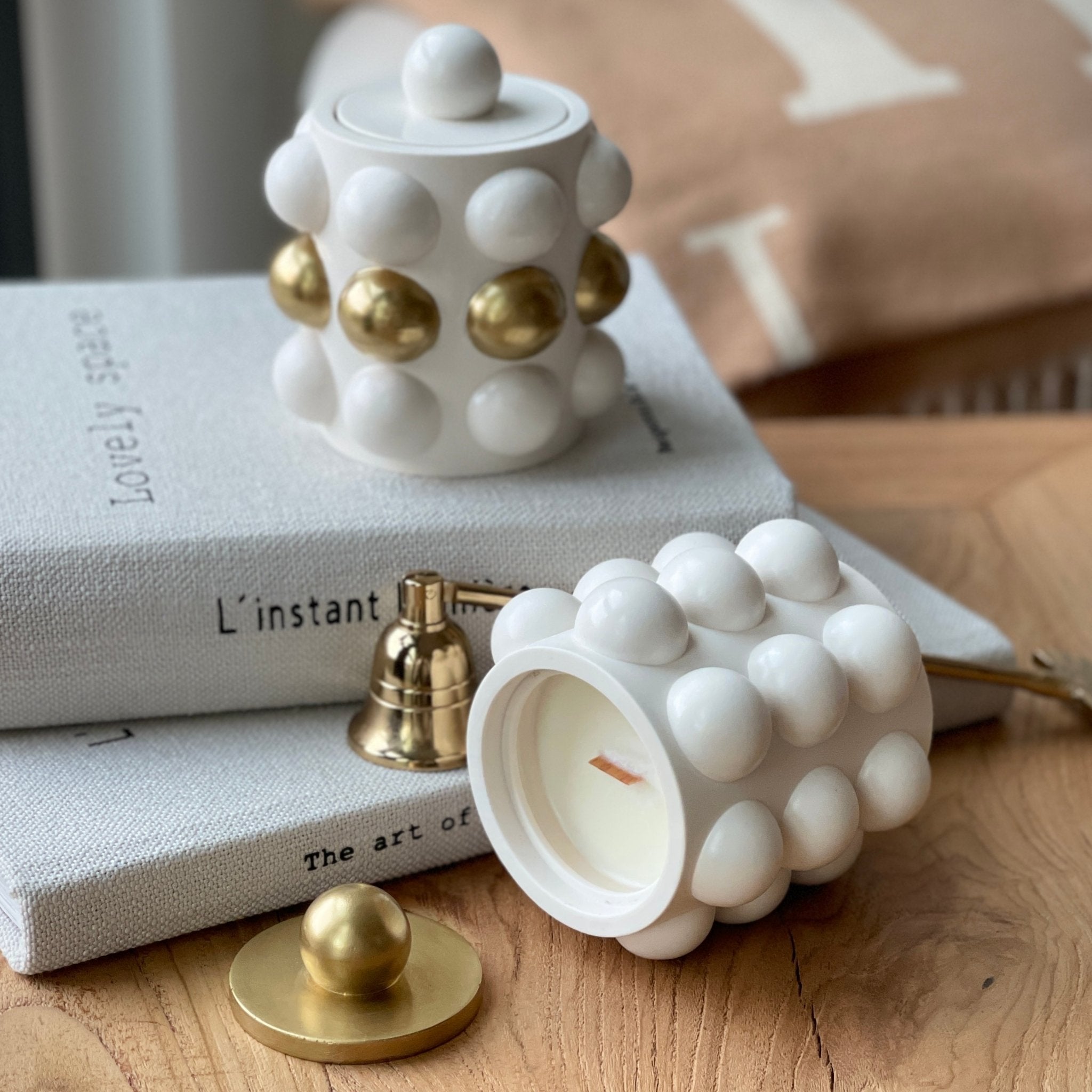la bougie bubble boules dorées et couvercle doré le duo  - lifestyle cire végétale parfumée