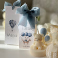 bougie ourson avec ses ballons bleus et son emballage personnalisé souvenir naissance