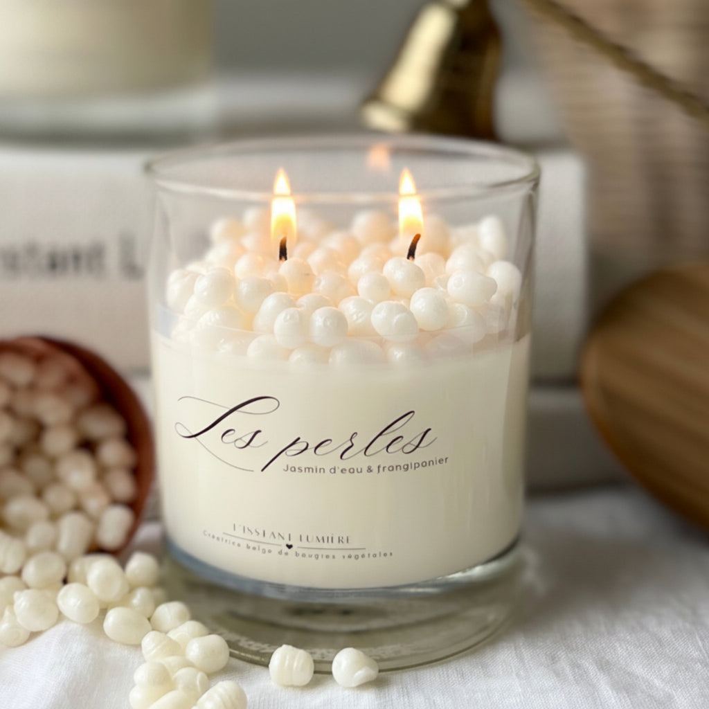 Les perles - bougie végétale parfumée avec ses perles nacrées en cire version mèches allumées